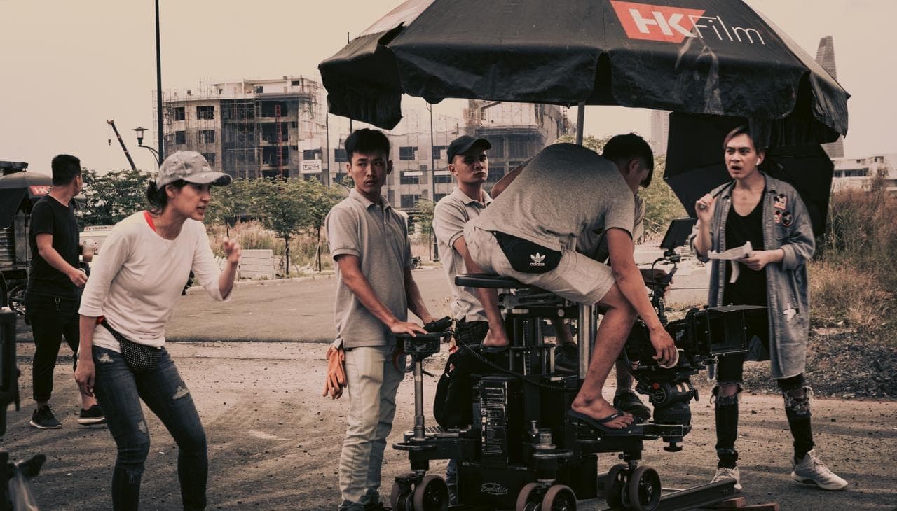 Kathy Uyen directing on set